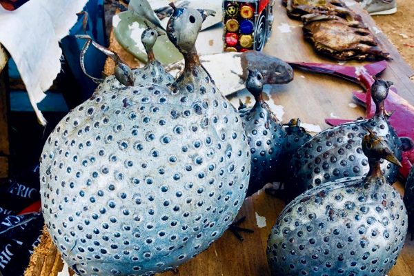 Tiere als Kunstwerke auf dem Markt in Stellenbscoh
