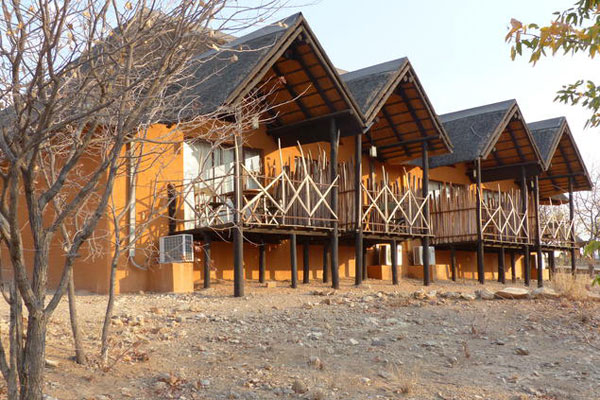 So sehen Luxus Doppelzimmer in einem namibianischen Wildreseravat Camp aus